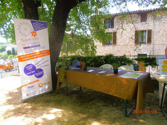 Stand Info du Repair Café Sophia