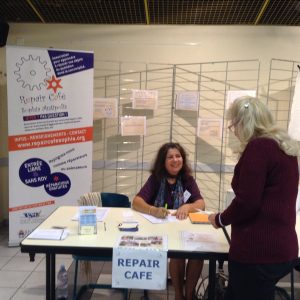 Stand RC Sophia pour la Semaine Internationale de la Solidarité à Antibes